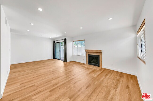 Building Photo - 22135 Burbank Blvd