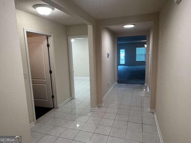 Building Photo - 239 Brooklet Cir