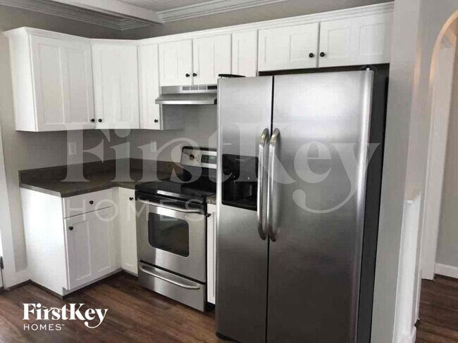Building Photo - 153 Creekstone Tr