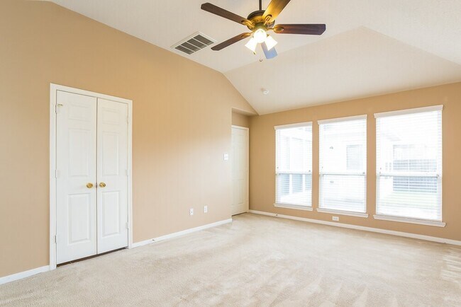 Building Photo - 17302 Cricket Mill Dr