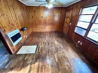 Building Photo - 116 Smith St NE