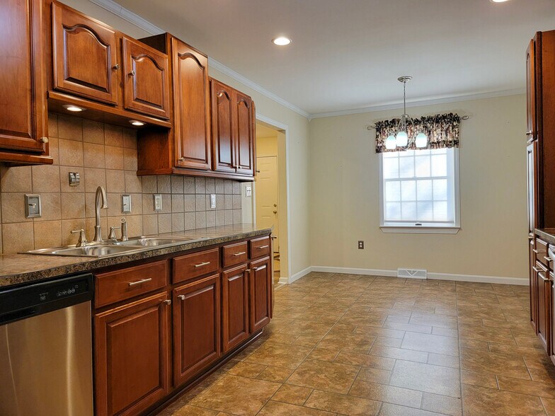 Building Photo - 26 Heron Dr