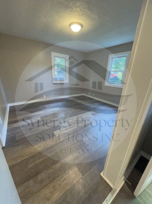 Building Photo - One Bedroom House Available Now