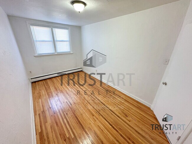 Building Photo - 1205-7 Princeton Ave