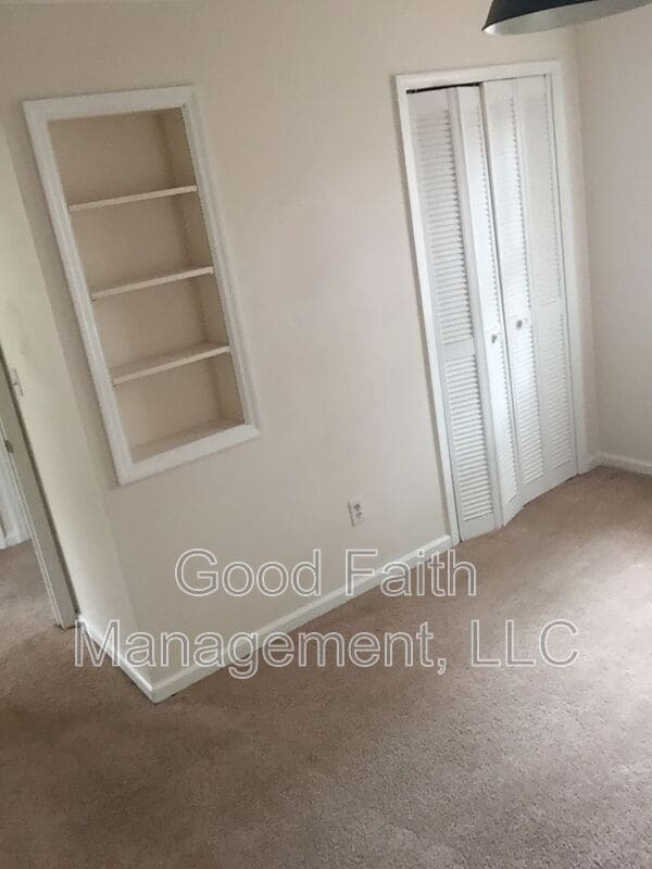 Building Photo - 2347 Henry Cir