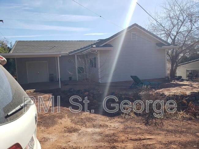 Building Photo - 288 Diagonal St