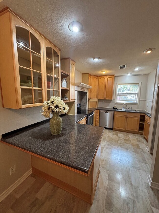 Building Photo - 14515 Wunderlich Dr