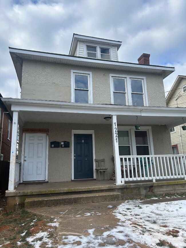 Building Photo - 1221 Campbell Ave