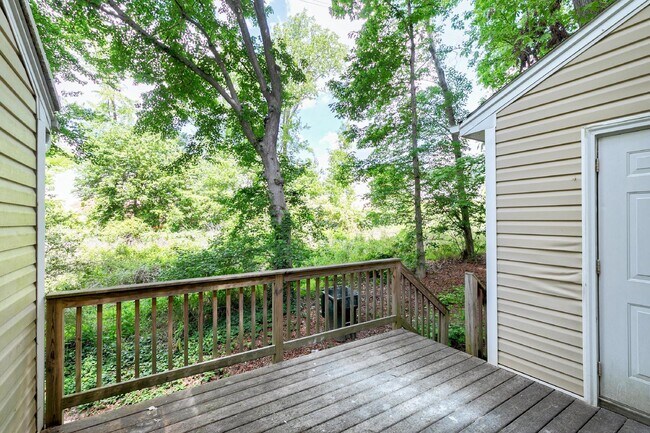 Building Photo - 5544 Kaplan Drive Unit A