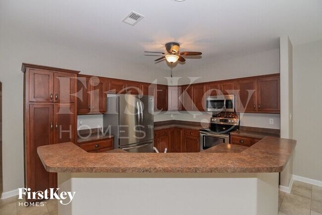 Building Photo - 6111 Lubiani Valley Dr