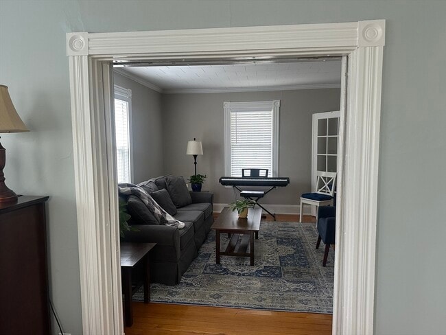 Building Photo - 11 Crescent Ave