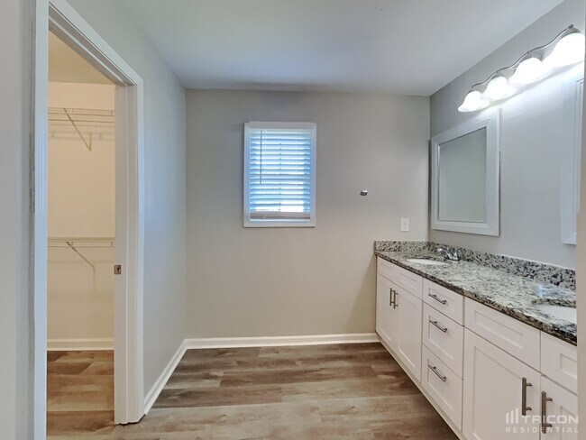 Building Photo - 365 McGiboney Ln