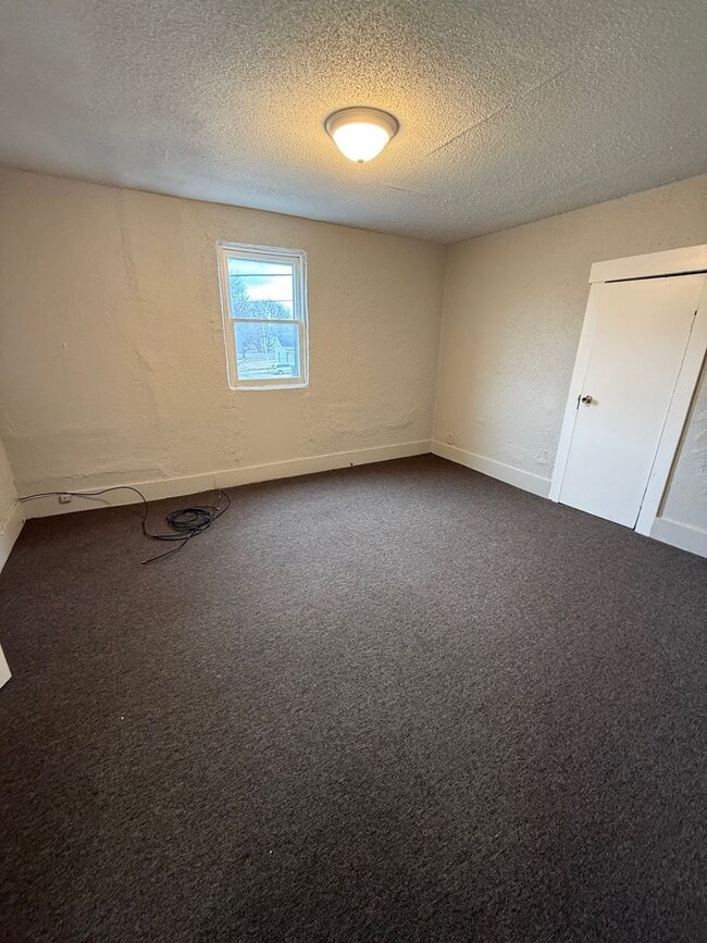 Building Photo - 3 Bedroom Home - Daleville