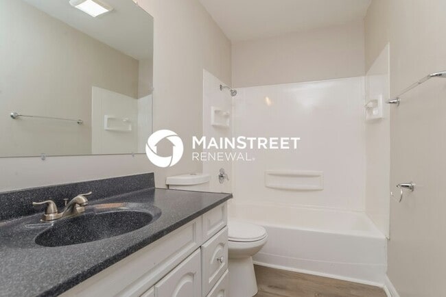 Building Photo - 3 Bedroom Pet-Friendly Home in BELTON, MO with Main Street Renewal