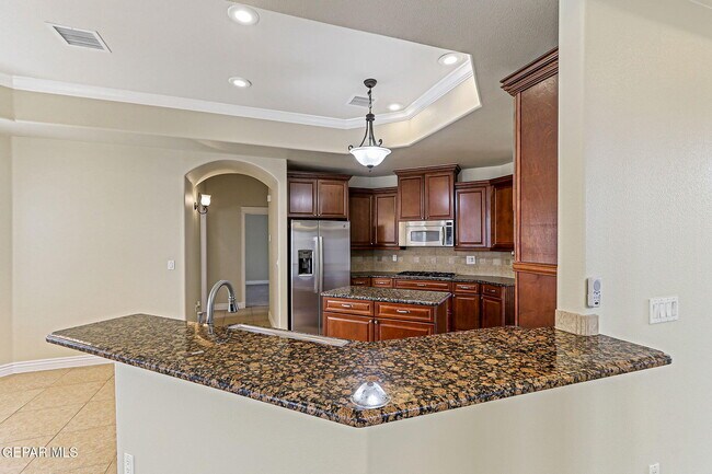 Building Photo - 6285 Wildwood Ct