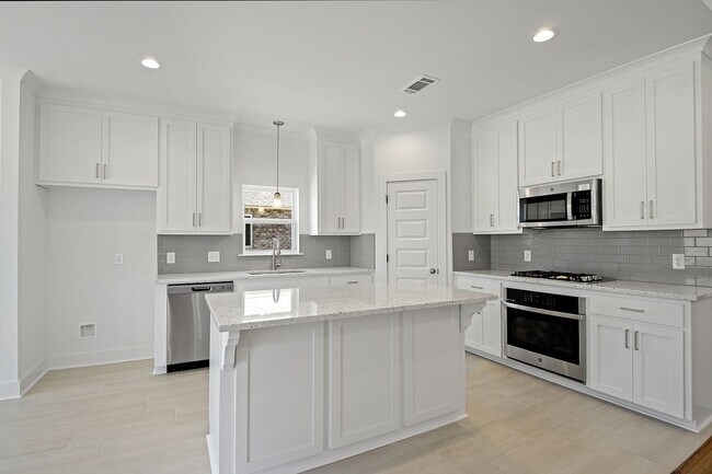 Building Photo - Beautiful 4 bedroom home in Ascension