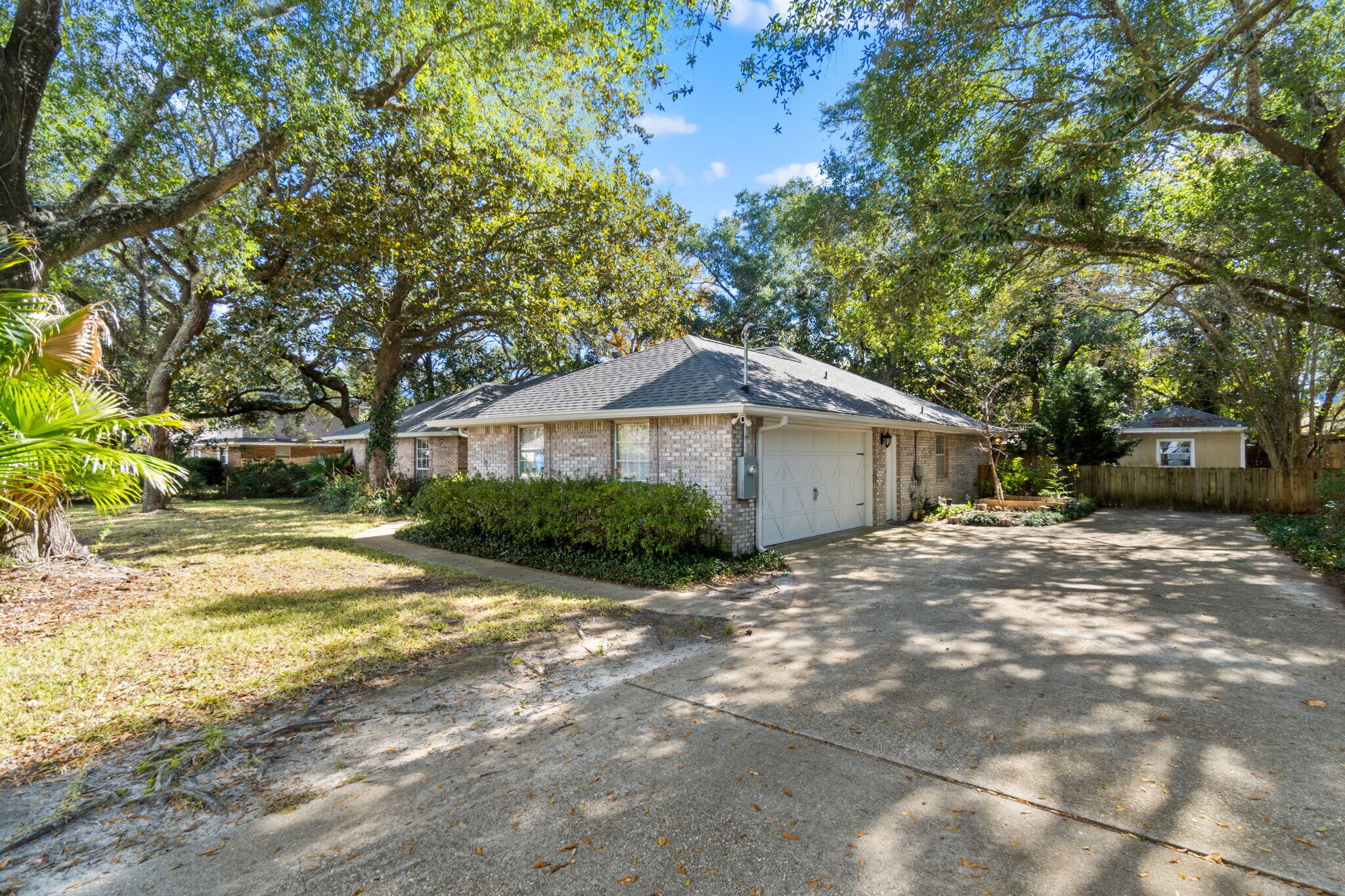 Building Photo - 4139 Sandy Bluff Dr W