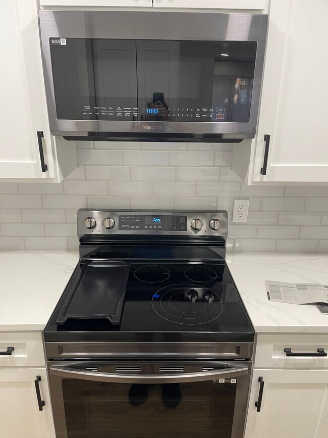 Building Photo - 6026 Birchbrook Dr