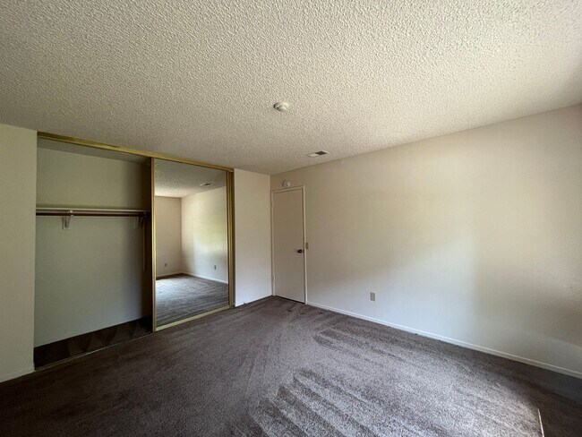 Building Photo - PURE Property Management Presents: Inviting single story two-bedroom condo in Rohnert Park!