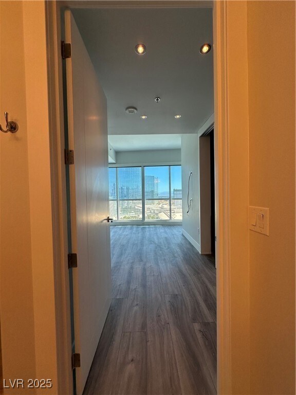 Building Photo - 4575 Dean Martin Dr