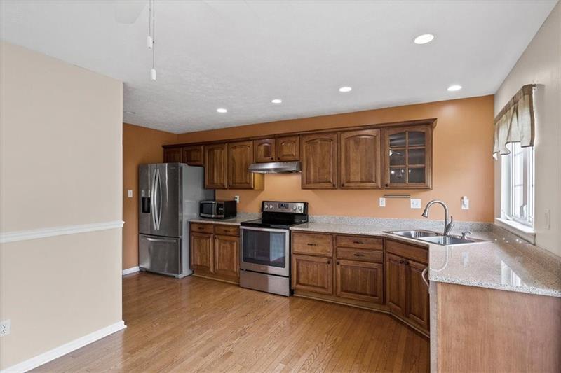 Kitchen - 6330 Oyster Bay Ct