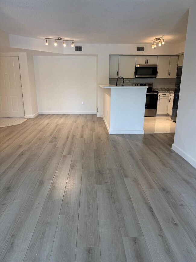 Building Photo - 4828 State Rd