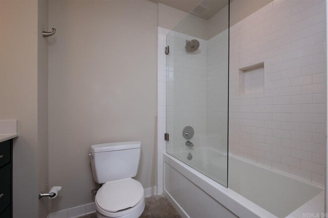 Building Photo - 315 S Rock St