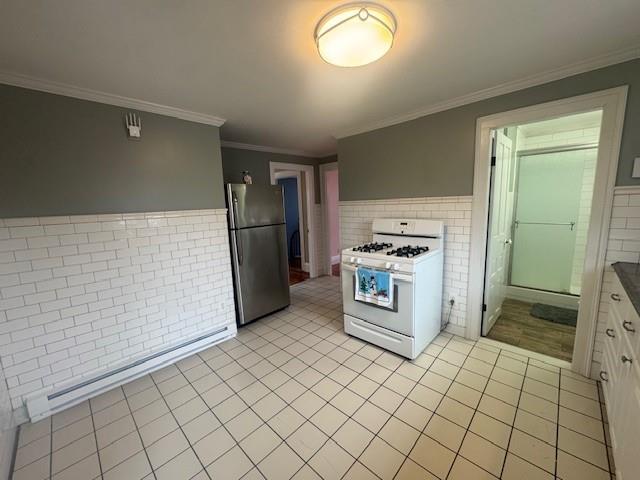 Building Photo - 52 Manning St