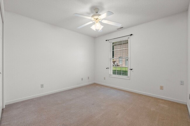 Building Photo - 2817/2819 Lynwood Hills Dr