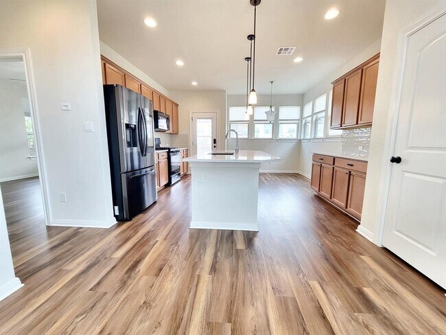 Building Photo - 15811 Windroot St