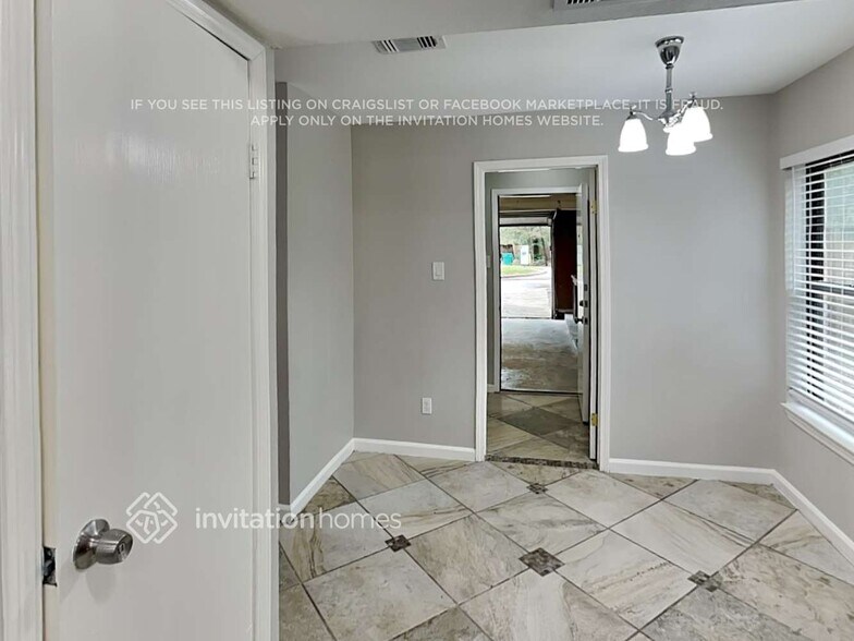 Building Photo - 7 Black Cherry Ct