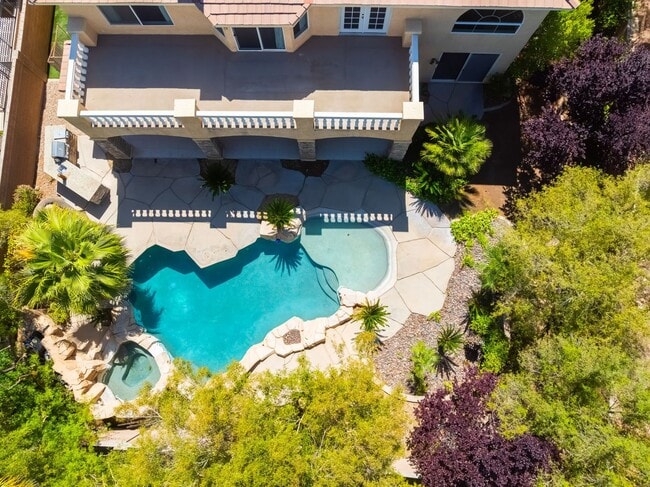 Building Photo - Beautiful Three Story, Five Bedroom Home with Lagoon Style Pool and Spa