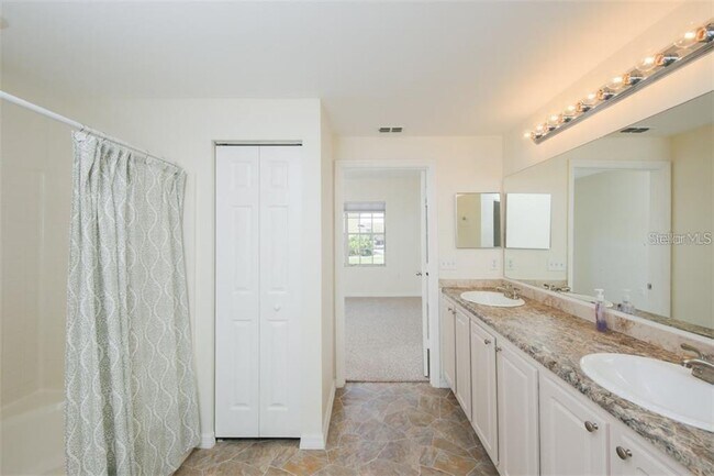 Building Photo - 5655 Bentgrass Dr