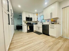 Building Photo - 4231 NW 1st Dr