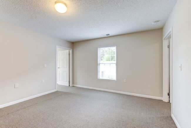 Building Photo - Three bedroom - Three bathroom apartments at University Park in Lillington, NC!