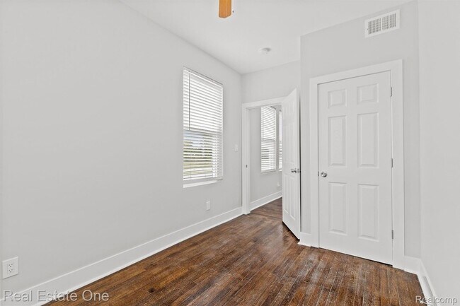 Building Photo - 2282 Belvidere St