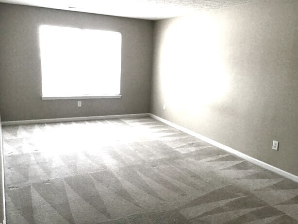 Building Photo - 8194 Oriole Point Dr