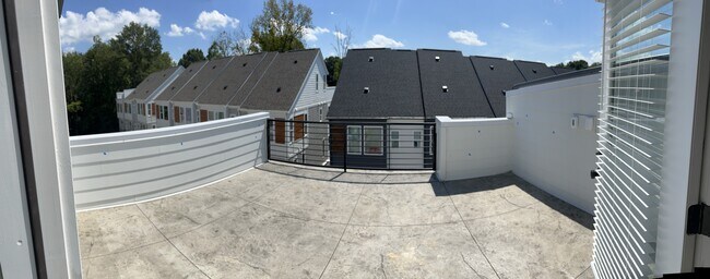Rooftop Terrace - 5032 York Park Ln