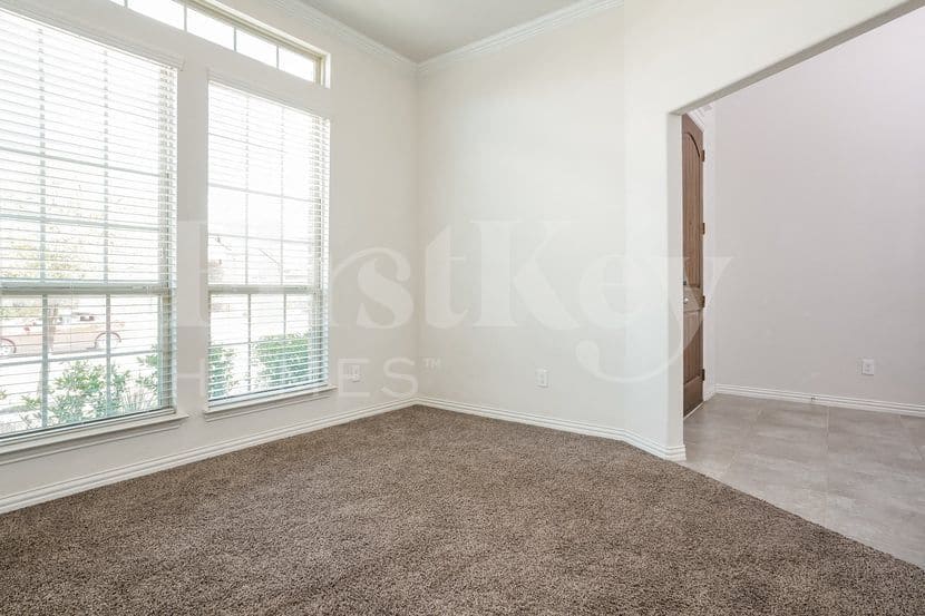 Building Photo - 213 Mineral Point Dr