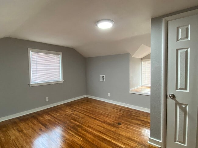 Building Photo - 2 bedroom in West Tulsa!!