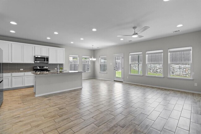 Building Photo - 11325 Comano Dr