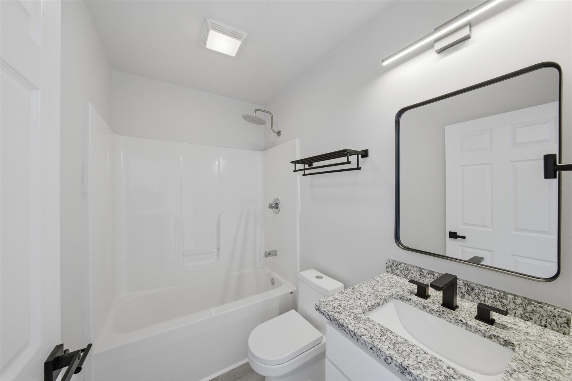 Building Photo - 1912 Laurel Ln