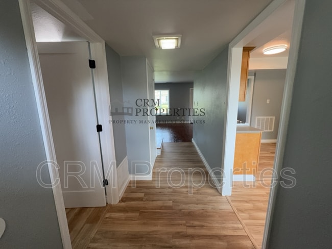 Building Photo - 42024 Hamilton Ct