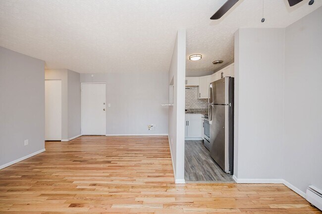 Interior Photo - 6300 Montgomery