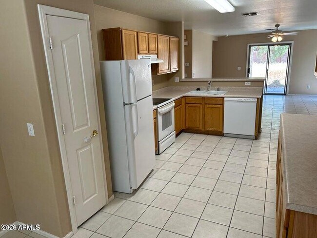 Building Photo - 43591 Colby Dr