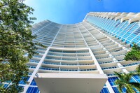 Building Photo - 2020 N Bayshore Dr