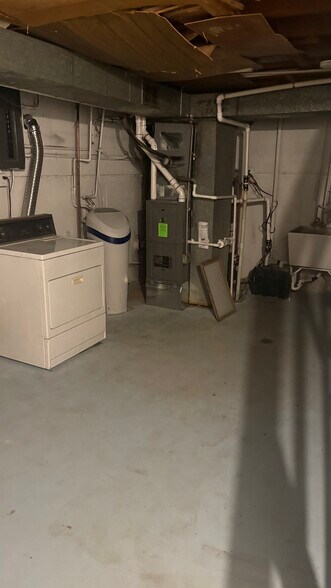 Building Photo - 929 W North Ave