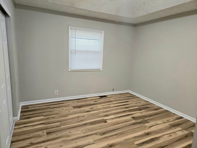 Building Photo - Duplex Unit 1