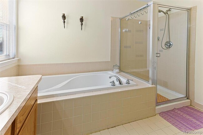 Building Photo - 30575 Hogan Ln