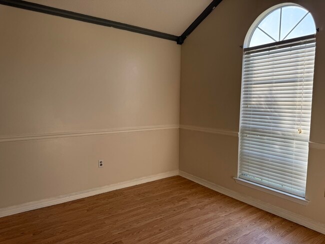 Building Photo - 132 Villacrest Dr